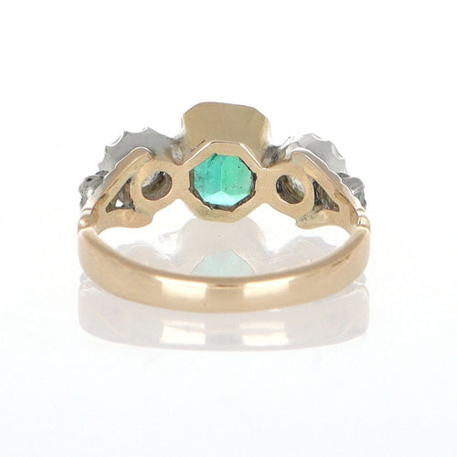 Bague 55 Bague en or jaune, argent, émeraude, diamant 58 Facettes