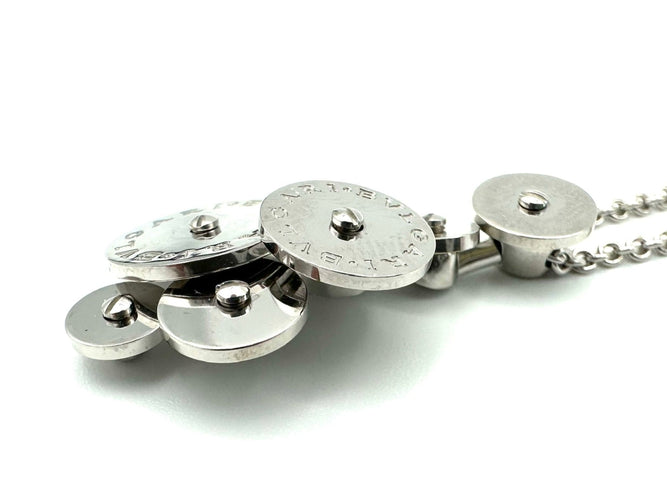 Collier BVLGARI. Collection « Cicladi », collier en or blanc 18 carats 58 Facettes