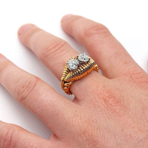 Bague Rocaille, deux diamants taille ancienne et or jaune