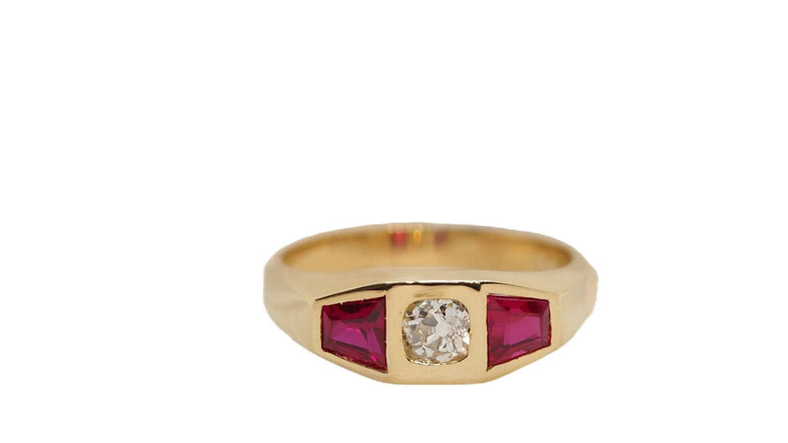 Bague 59.5 Bague Tank or jaune, rubis et diamant 58 Facettes 30422