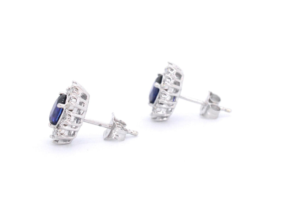 Boucles d'oreilles en or blanc avec diamants et saphir