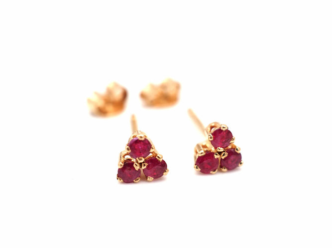 Boucles d'oreilles Boucles d'oreilles en or jaune 750 mil et rubis 58 Facettes