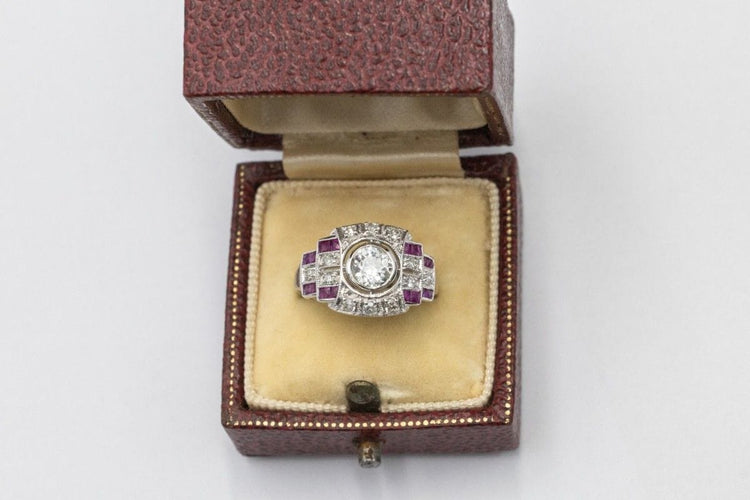 Bague Art Déco géométrique en or blanc 14k avec diamants et rubis