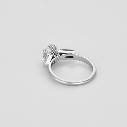 Bague 54 Solitaire en or blanc et diamants 58 Facettes B250605