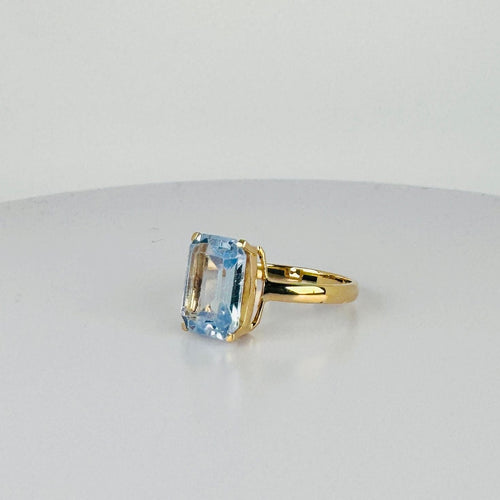 Bague Bague en or jaune avec aigue-marine facettée 58 Facettes 2505015