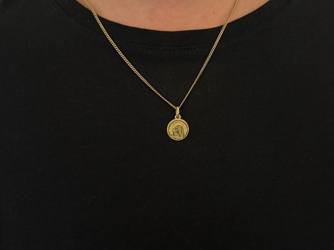 Pendentif Médaille de la vierge en or 58 Facettes