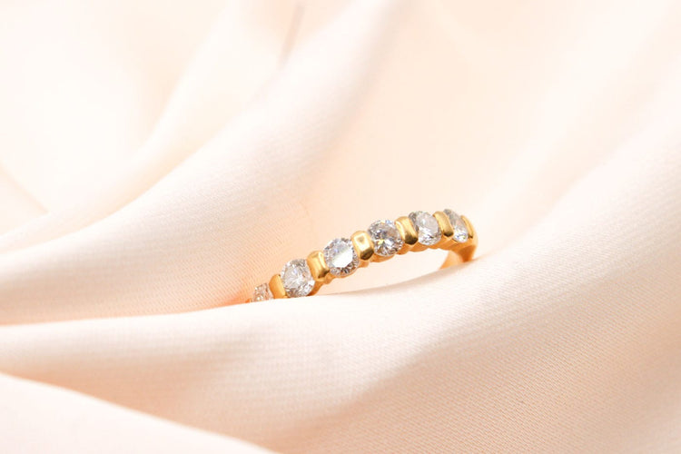 Bague Bague demi-alliance or jaune 7 diamants baguette 0,60 ct 58 Facettes 240240