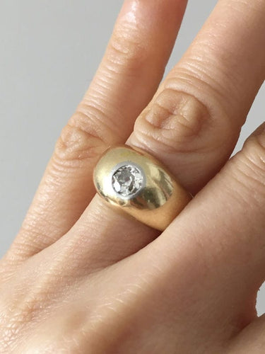 Bague bombée en or jaune 18K et diamant