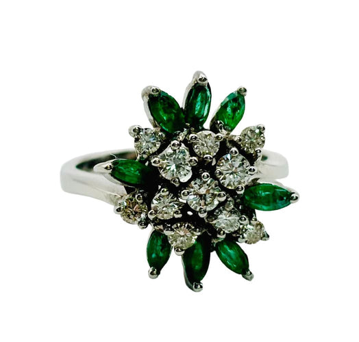 Bague 55 Bague en or blanc avec émeraudes et diamants 58 Facettes 50254