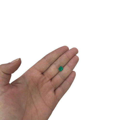 Émeraude colombienne certifiée 1,47 carat 58 Facettes COL-03