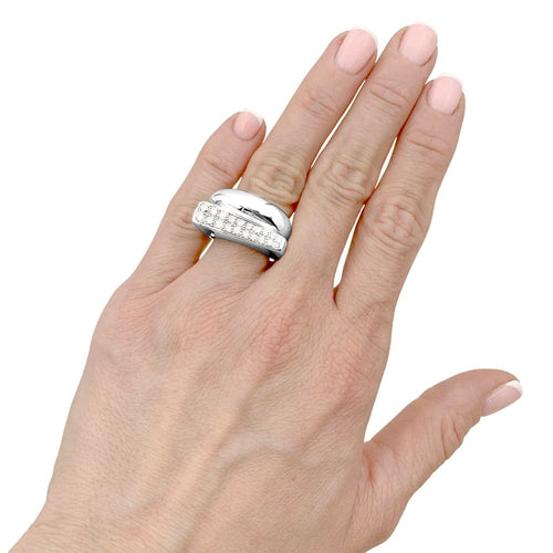 Bague Fred "Success" en or blanc et diamants.