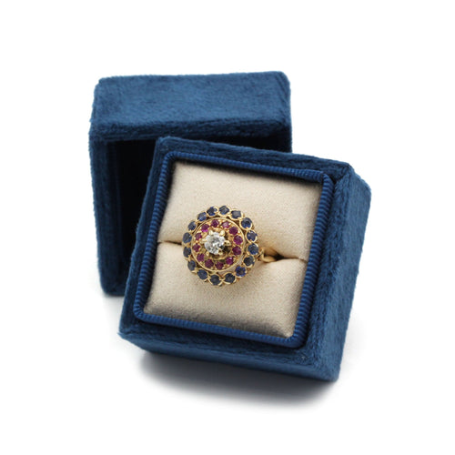 Bague 52 Bague - Or jaune rubis, saphirs et diamants 58 Facettes 1073