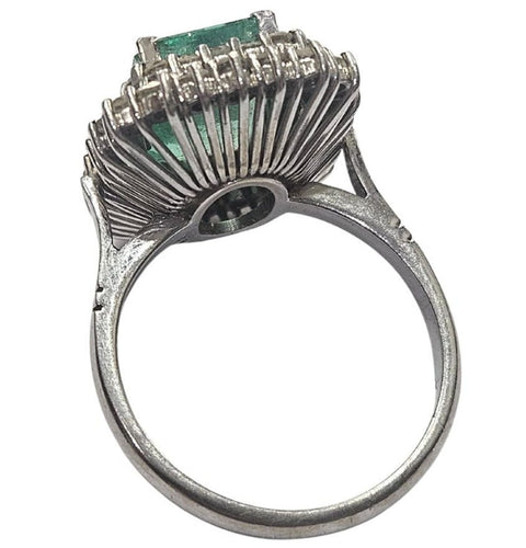 Bague 51 Bague cluster avec émeraude colombienne naturelle certifiée HRD de 3,45 cts en or blanc 58 Facettes E24