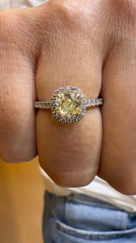 Bague 52 Solitaire diamant jaune fancy light yellow en or blanc 58 Facettes