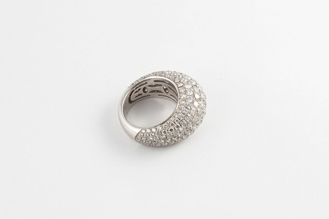 Bague boule en or blanc et brillants