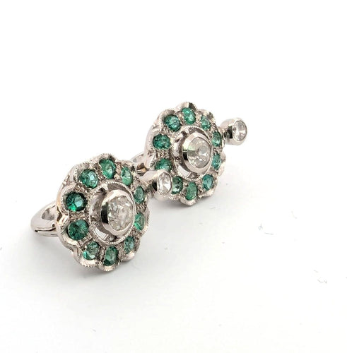 Boucles d'oreilles Boucles d'oreilles en platine avec émeraudes et diamants 58 Facettes