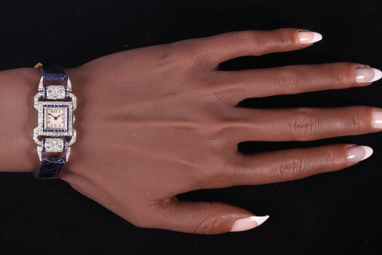 Montre Élégance raffinée : montre femme Art déco française par Léon Hatot 58 Facettes 22063-0070