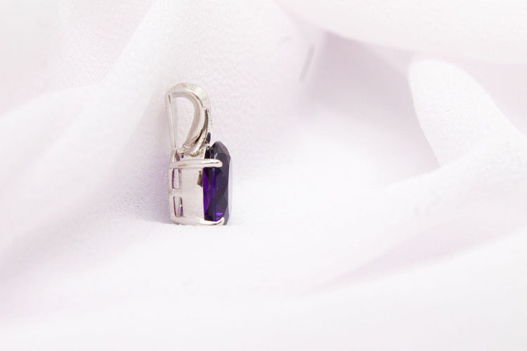 Pendentif Pendentif or blanc Améthyste 58 Facettes 250259