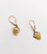 Boucles d'oreilles Dormeuses fleur finement ciselée en or 18k Art déco 58 Facettes A06469