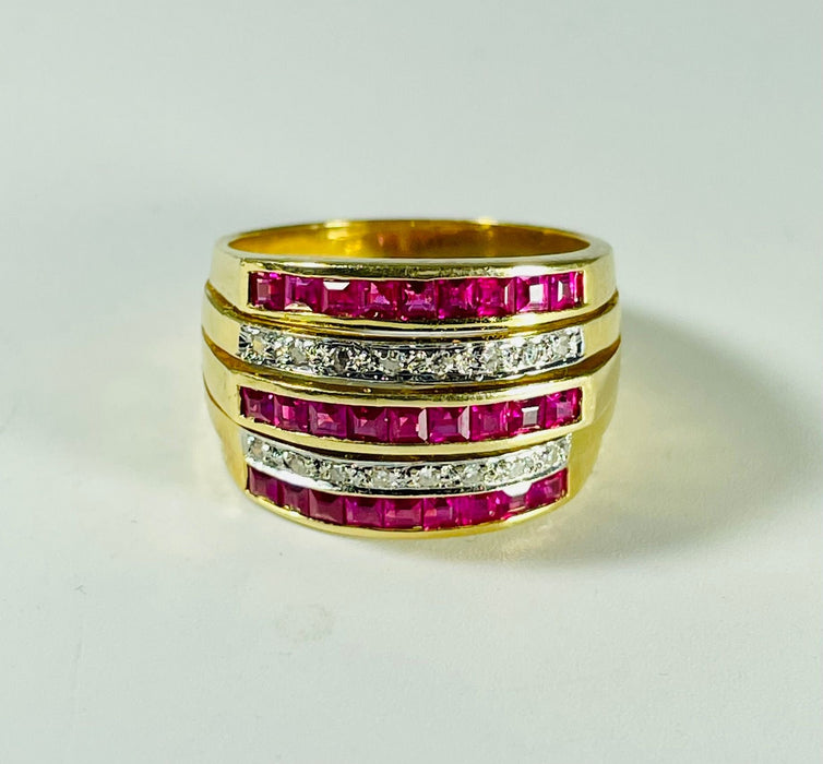 Bague ligne de petits rubis et diamants