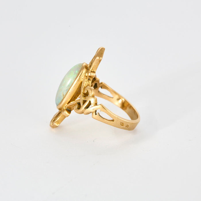 Bague marquise opale et or jaune