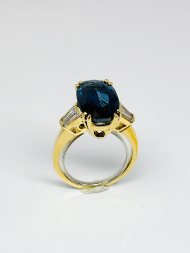 Bague 51 Bague en or jaune ornée d'un saphir naturel de 6,72 carats et de diamants taille trapèze 58 Facettes E20