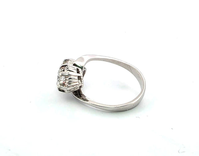 Bague en or blanc avec diamants