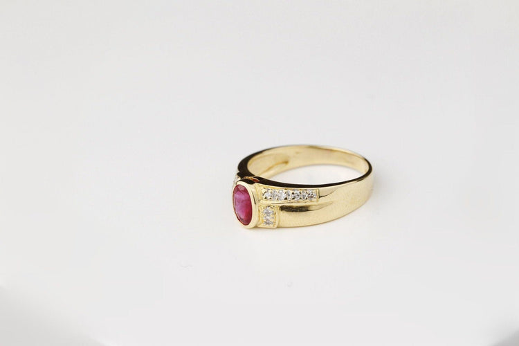 Bague 53 Bague Rubis ovale Diamants 58 Facettes