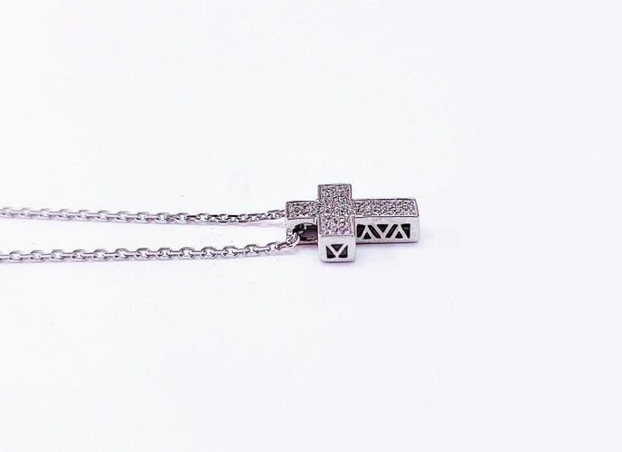 Collier Croix sur chaîne, or blanc et diamants 58 Facettes CX.CUBE.DT