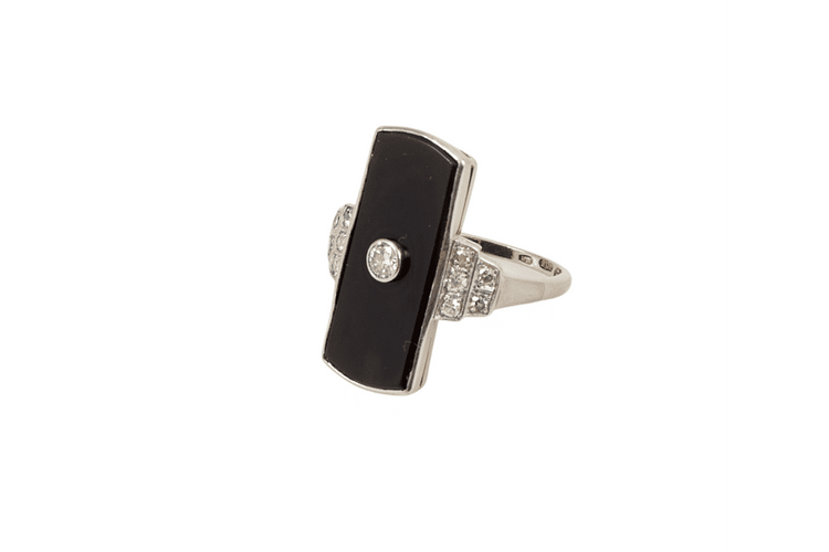 Bague Bague vintage Art Déco avec onyx et diamants en or jaune 18k 58 Facettes AD1