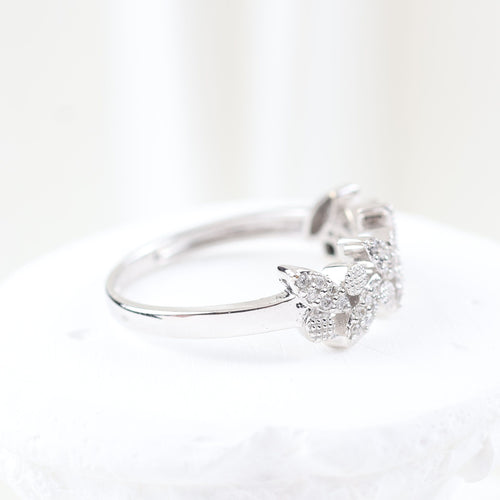 Bague 59 Bague végétale sertie de diamants taille brillant en or blanc 18 carats 58 Facettes VV1-B