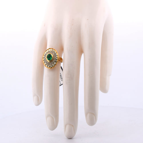 Bague 50 Bague ancienne en or jaune et blanc 18 carats avec émeraudes et diamants 58 Facettes