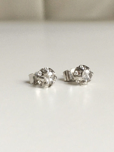 Boucles d'oreilles Puces d’oreilles serties de diamants taille rose en or blanc 18k 58 Facettes
