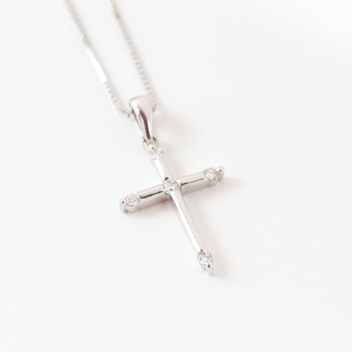 Collier Chaîne avec pendentif croix en or blanc avec diamants taille brillant 58 Facettes 159/24P