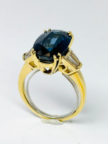 Bague 51 Bague en or jaune ornée d'un saphir naturel de 6,72 carats et de diamants taille trapèze 58 Facettes E20