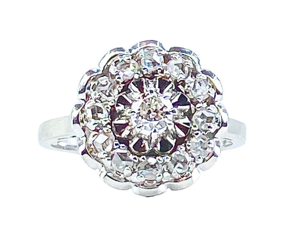 Bague 54 Bague marguerite en or blanc, platine et diamants 58 Facettes AB625