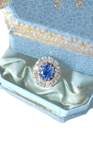 Bague 50 Bague Marguerite saphir de Ceylan 4,50 cts et diamants 58 Facettes