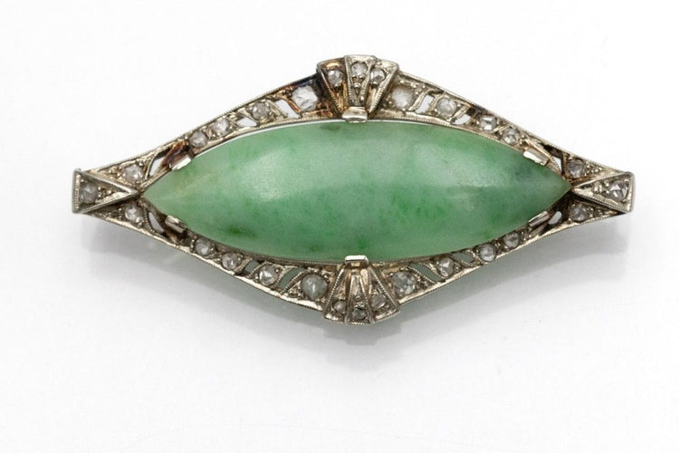 Art Déco white gold brooch with jade and diamonds, circa 1925 58 Facettes 10749