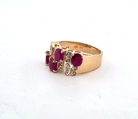 Bague vintage en or jaune 18 carats avec rubis et diamants