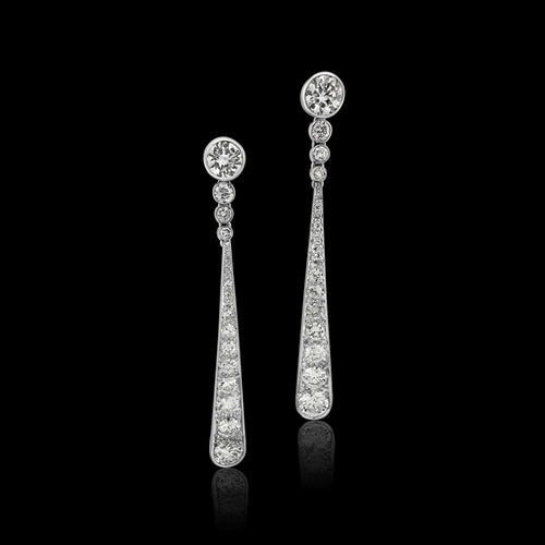 Boucles d'oreilles pendantes classiques françaises en platine et diamants