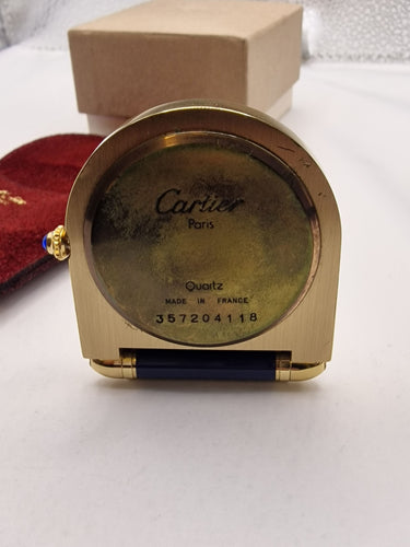 Montre Cartier - Pendulette de table en laiton plaqué et émail 58 Facettes