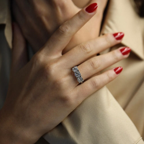 Bague 5 Bague Trilogie Or Gris 18k – 3 Diamants Brillants 0.90 ct D-E-F VS2 – HRD – Taille 53 – Mise à Taille Gratuite 58 Facettes FB10822