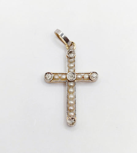 Pendentif Pendentif croix Art Déco or, diamant taille ancienne, diamant taille roses et perles (circa 1920) 58 Facettes A05200