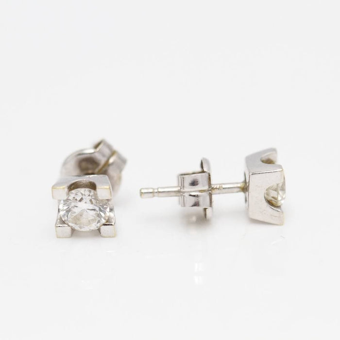 Boucles d'oreilles Boucles d'oreilles solitaires en or blanc avec diamants 58 Facettes E362960