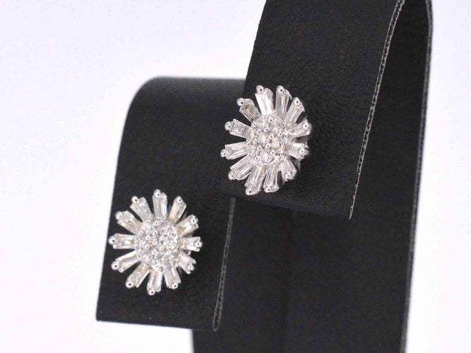 White gold earrings with natural diamonds 58 Facettes 2220