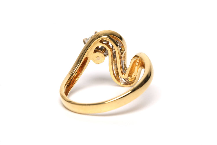 Bague 53 Bague contemporaine en or jaune 18 carats sertie de diamants 58 Facettes 21953