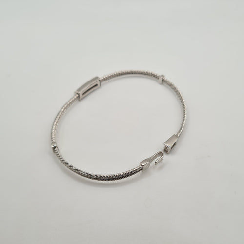 Bracelet or blanc serti d'un diamant