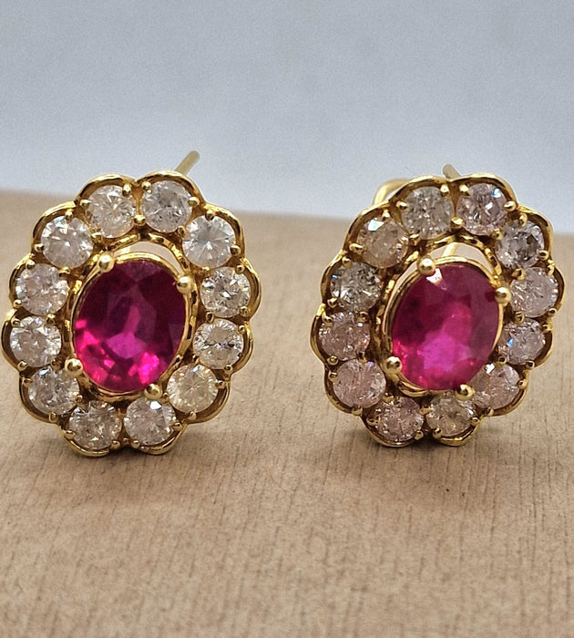 Boucles d'oreilles pendantes or jaune rubis et diamants