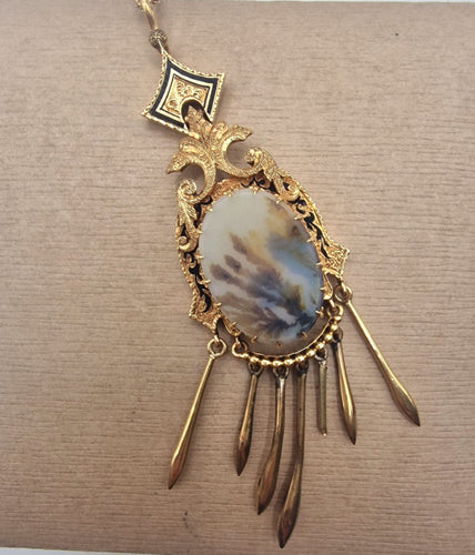 Pendentif Pendentif anglais ancien en or jaune datant des années 1880 58 Facettes