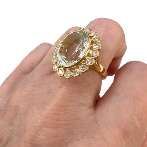 Bague 54 Bague au design contemporain, design classique en or 18 carats avec diamants et aigue-marine. Pièce française (Bordeau). 58 Facettes Q218A